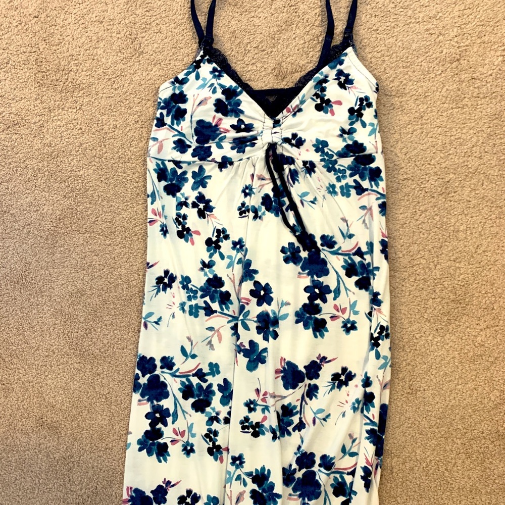 Jessica Simpson nursing nightgown